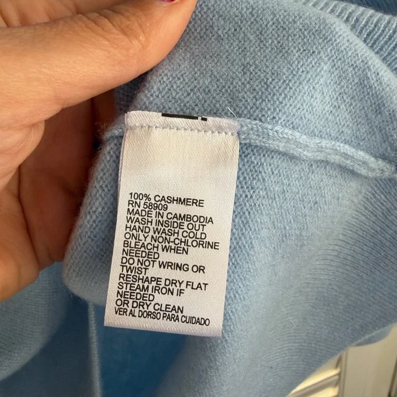 NWT Antonio Melani 100% Cashmere Sweater – Baby Blue – XL – V-Neck - Picture 3 of 4